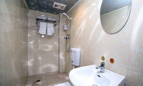 杭州旅店浴室死亡案正确答案解析 犯罪大师杭州旅店浴室死亡案凶手是谁