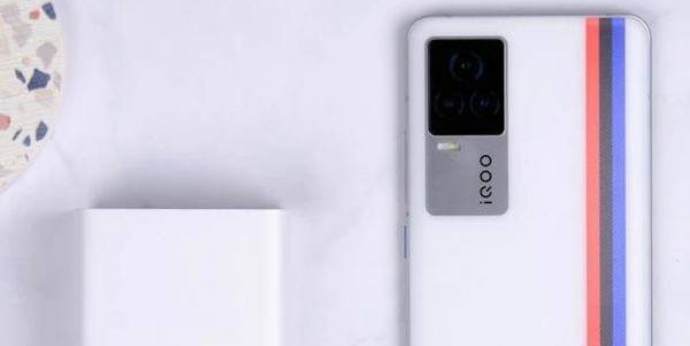iQOO8外观设计及配置介绍 iQOO8手机多少钱