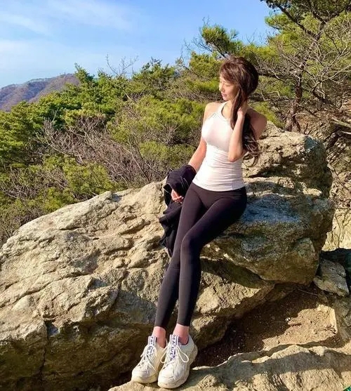 女生穿瑜伽裤去爬山是什么梗-抖音女生穿瑜伽裤去爬山梗出处意思介绍